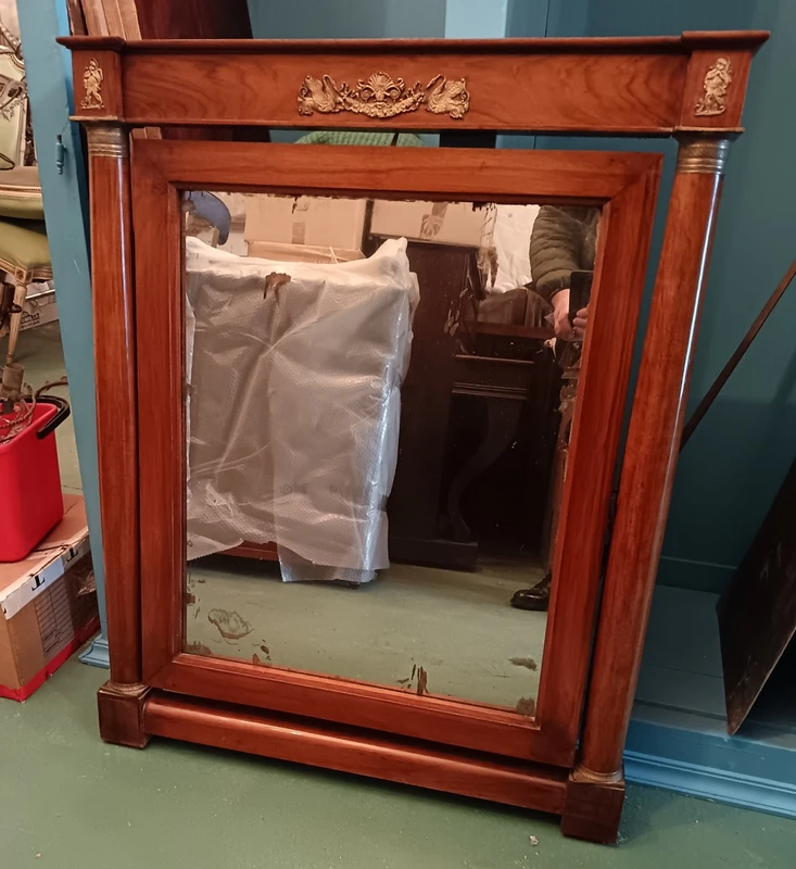 Specchiera Impero del 1810 con bronzi dorati
