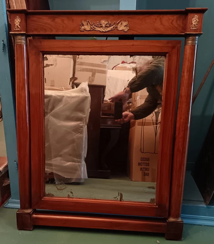 Specchiera Impero del 1810 con bronzi dorati