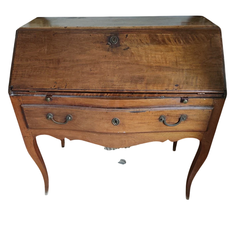 Blond walnut writing desk with flap from the 1700s Bologna