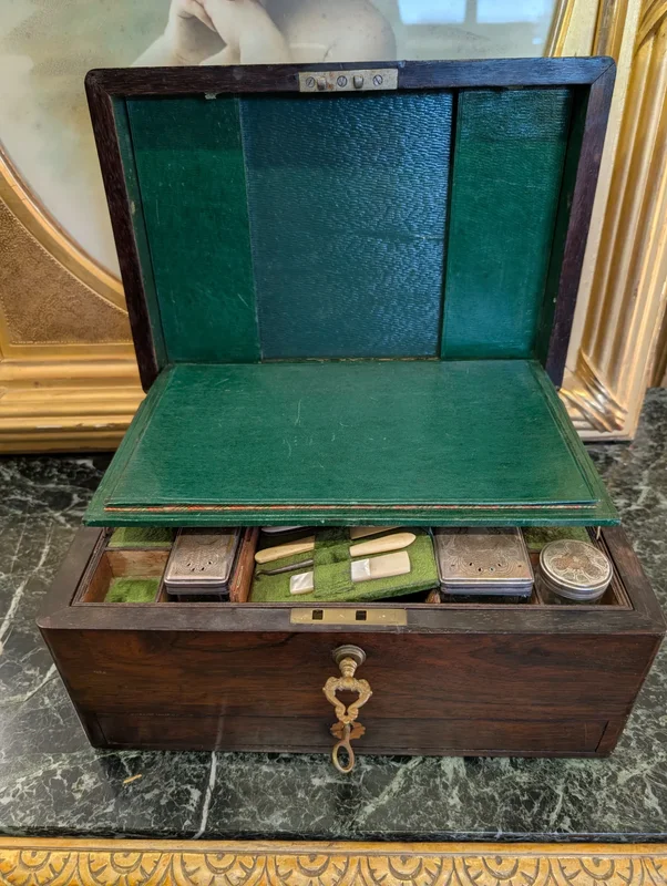 Elegant Lady's Box in Rosewood - 19th Century