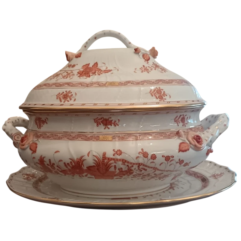Zuppiera con coperchio e vassoio in porcellana Herend inizio XX secolo
