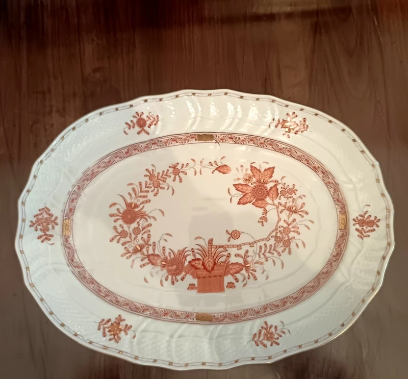 Zuppiera con coperchio e vassoio in porcellana Herend inizio XX secolo