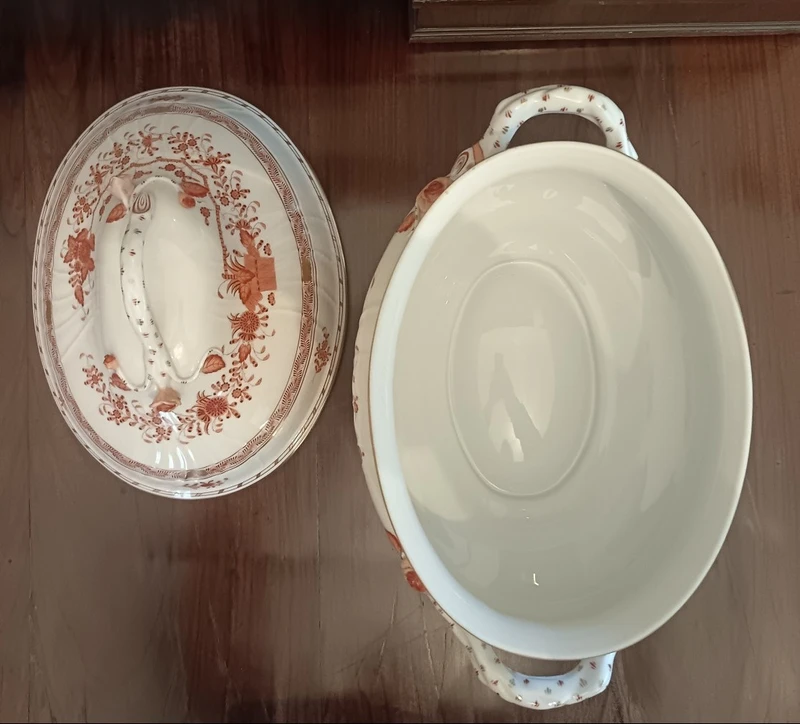 Zuppiera con coperchio e vassoio in porcellana Herend inizio XX secolo