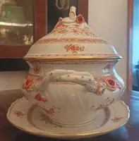 Zuppiera con coperchio e vassoio in porcellana Herend inizio XX secolo