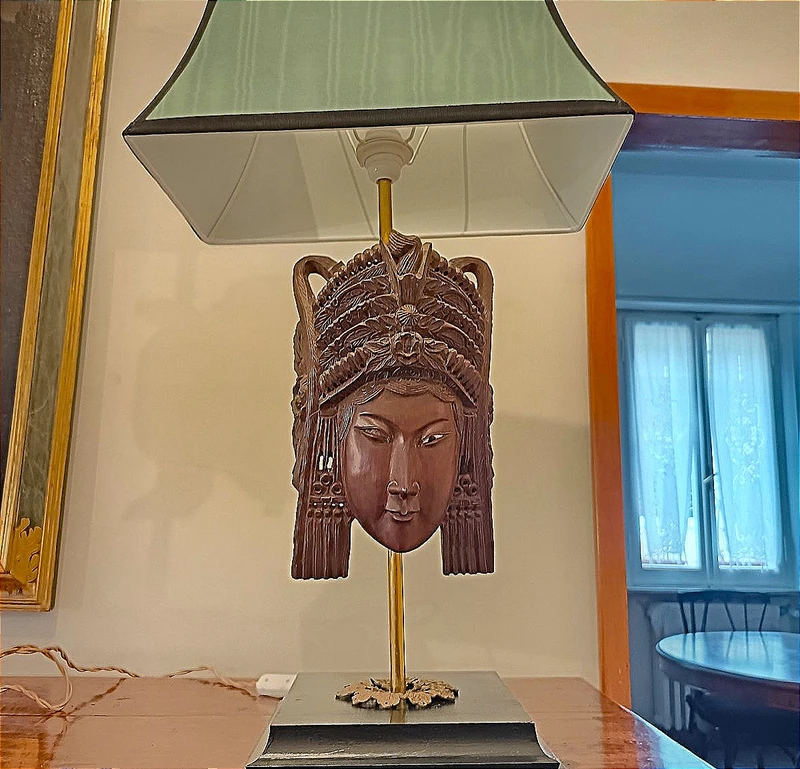 Tre lampade da tavolo con maschere Balinesi in legno XIX secolo