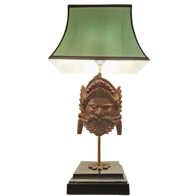 Tre lampade da tavolo con maschere Balinesi in legno XIX secolo
