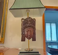 Tre lampade da tavolo con maschere Balinesi in legno XIX secolo