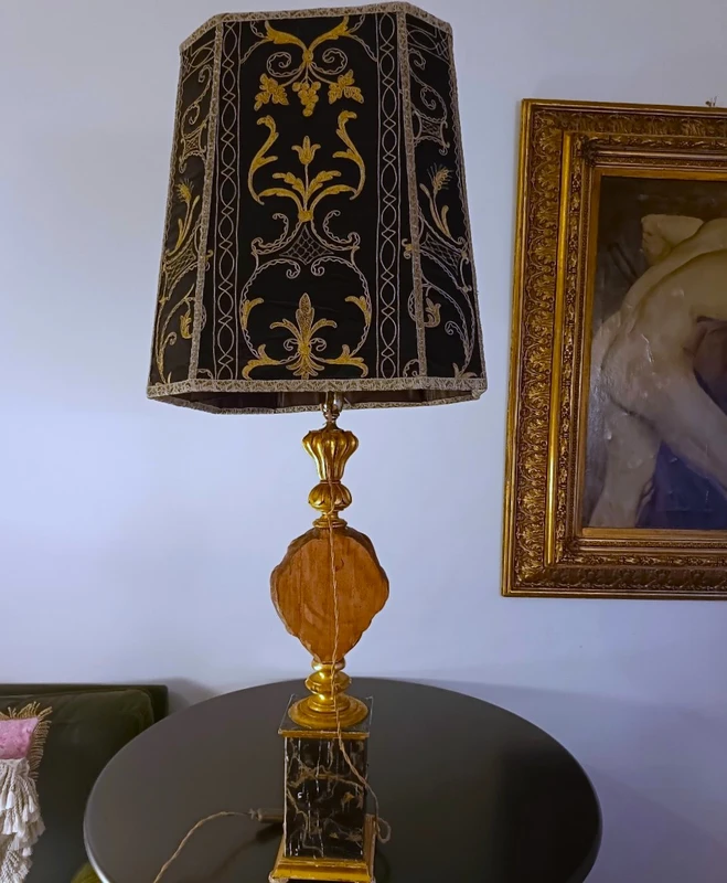 Carved wooden table lamp with marble-painted base - 18th century