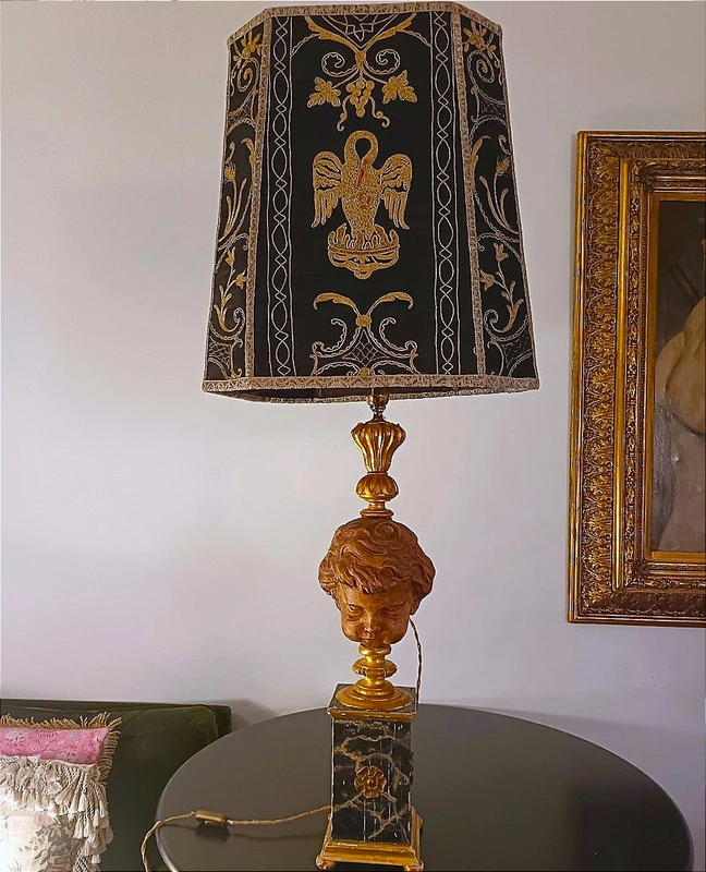 Carved wooden table lamp with marble-painted base - 18th century