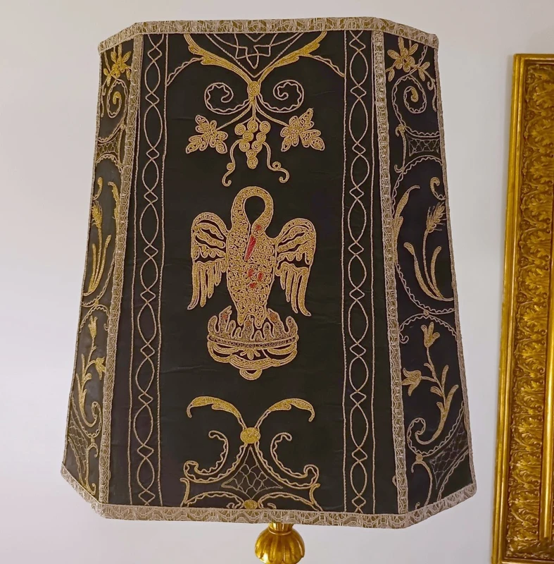 Carved wooden table lamp with marble-painted base - 18th century