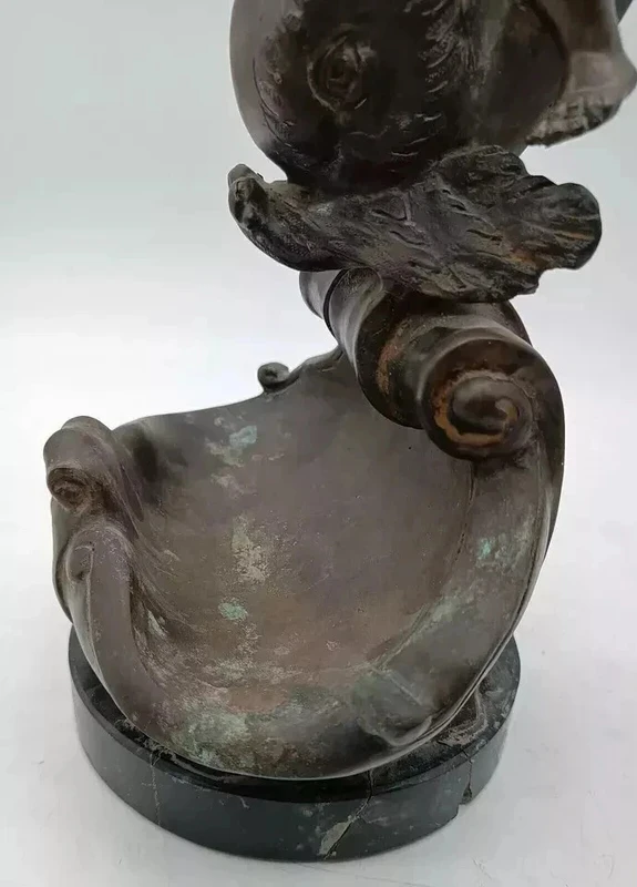 Sculpture ancienne en bronze "enfant dauphin" signée Vincenzo Cinque fin 19ème siècle