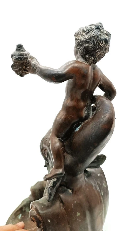 Sculpture ancienne en bronze "enfant dauphin" signée Vincenzo Cinque fin 19ème siècle