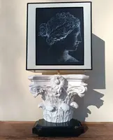 Lampe-capital en plâtre 1920