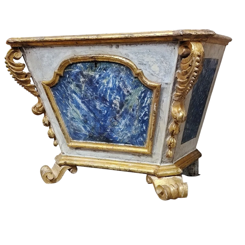 Ciboire Louis XIV en bois peint, imitation marbre et doré