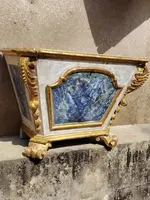 Ciboire Louis XIV en bois peint, imitation marbre et doré