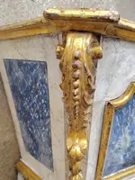 Ciboire Louis XIV en bois peint, imitation marbre et doré