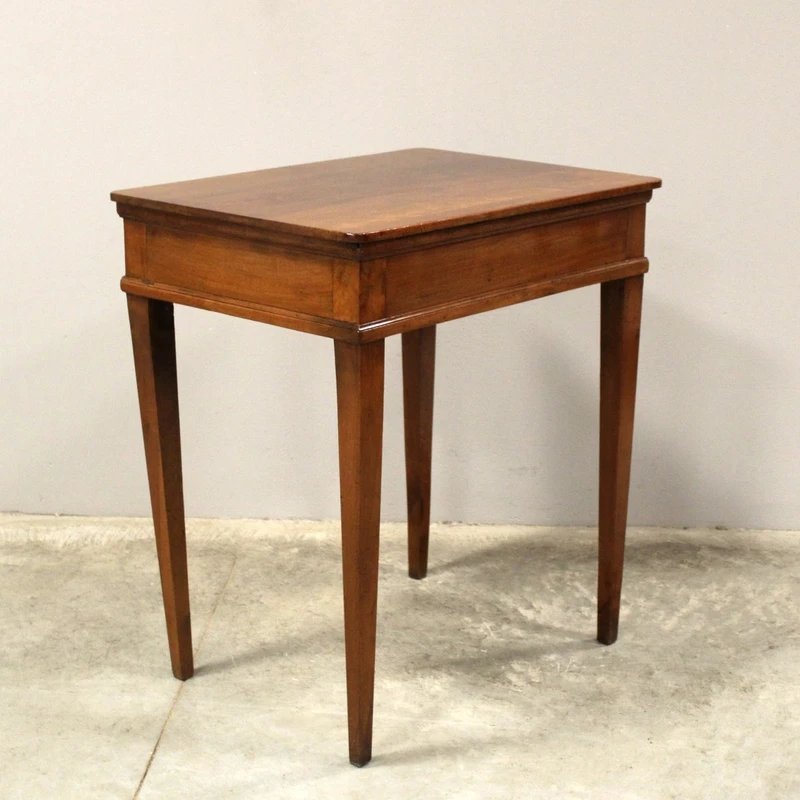 Antico tavolino Luigi XVI in noce 18°secolo