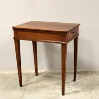 Antico tavolino Luigi XVI in noce 18°secolo