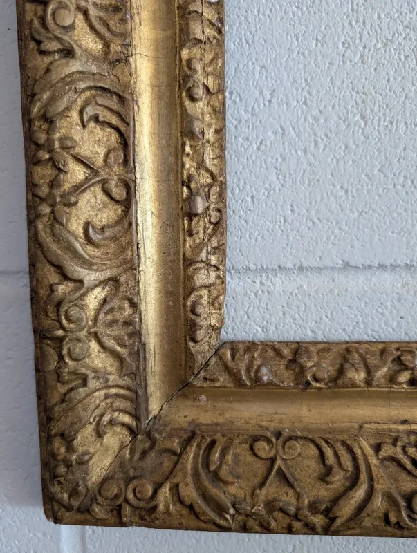 Cadre en bois sculpté et doré, XVIIIe siècle
