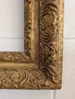Cadre en bois sculpté et doré, XVIIIe siècle