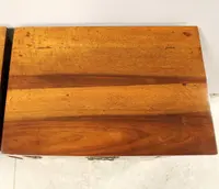 Paire de tables de chevet Louis XVI en noyer marqueté du XVIIIe siècle