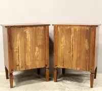 Paire de tables de chevet Louis XVI en noyer marqueté du XVIIIe siècle