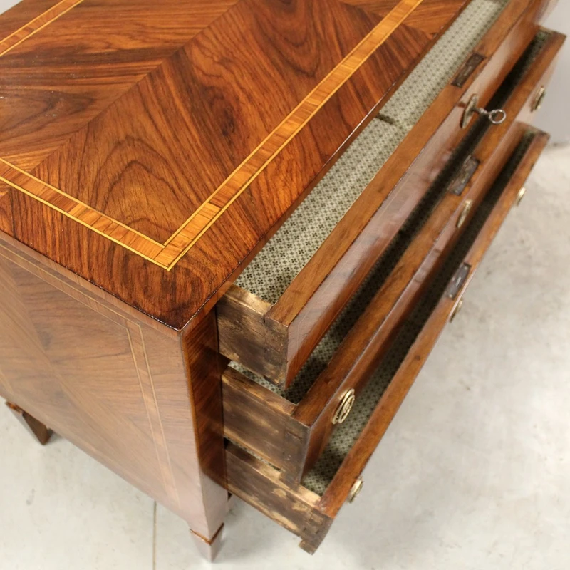 Antico cassettone comò Luigi XVI in noce intarsiato 19°secolo