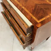 Antico cassettone comò Luigi XVI in noce intarsiato 19°secolo