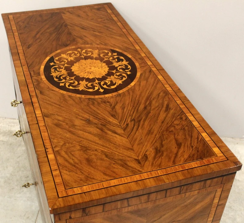 Antico cassettone comò Luigi XVI in noce intarsiato 18°secolo