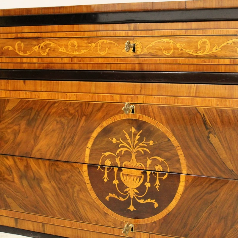 Antico cassettone comò Luigi XVI in noce intarsiato 18°secolo