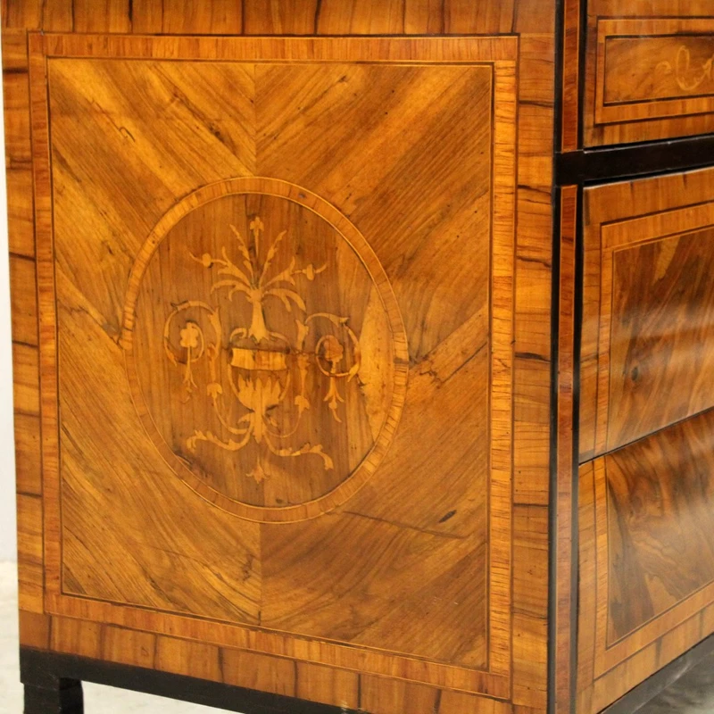 Antico cassettone comò Luigi XVI in noce intarsiato 18°secolo