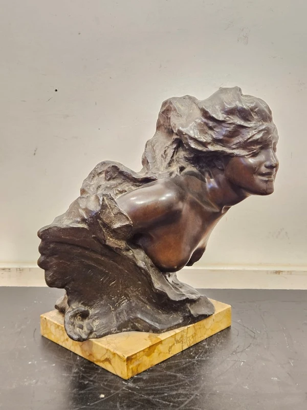 Bronzo firmato G. Parente su base in marmo – fine XIX