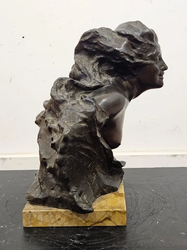 Bronzo firmato G. Parente su base in marmo – fine XIX