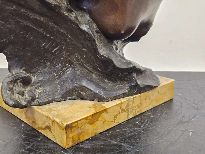 Bronzo firmato G. Parente su base in marmo – fine XIX