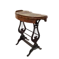 Table basse en bois de hêtre lambrissé et marqueté - 18e siècle