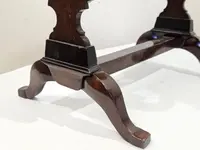 Table basse en bois de hêtre lambrissé et marqueté - 18e siècle