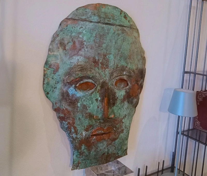 Masque en cuivre 1970 Antoni Clavé