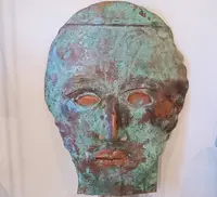 Masque en cuivre 1970 Antoni Clavé