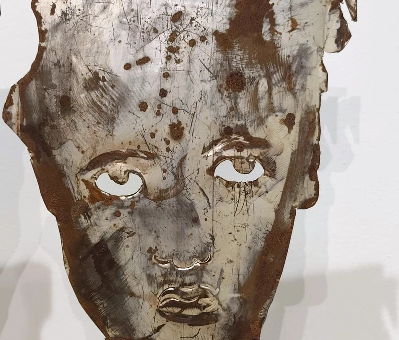 Coppia di maschere in lamiera 1960 Jean-Pierre Raynaud