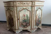 Armoire vénitienne laquée du début du 20e siècle