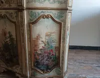 Armoire vénitienne laquée du début du 20e siècle