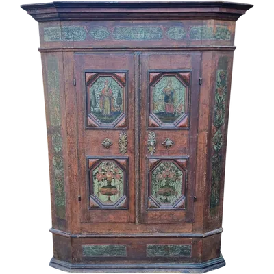 Armadio tirolese del 700 con dipinti originali