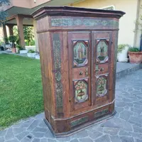 Armoire tyrolienne du 18e siècle avec peintures originales