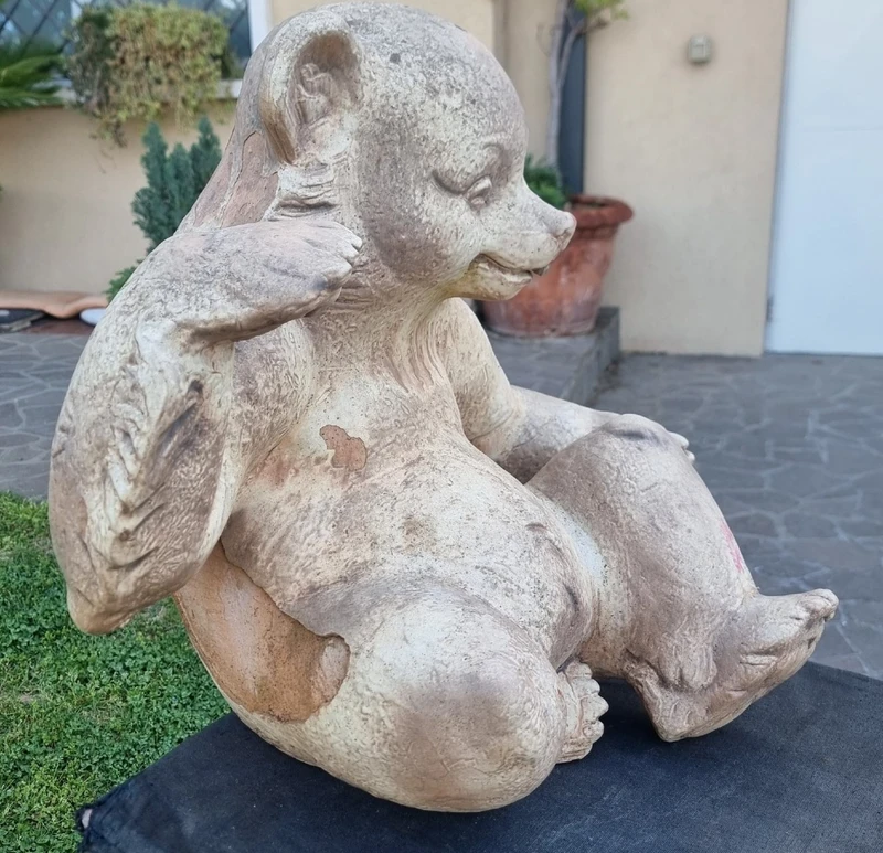 Ourson en terre cuite de 1900 signé Heissner