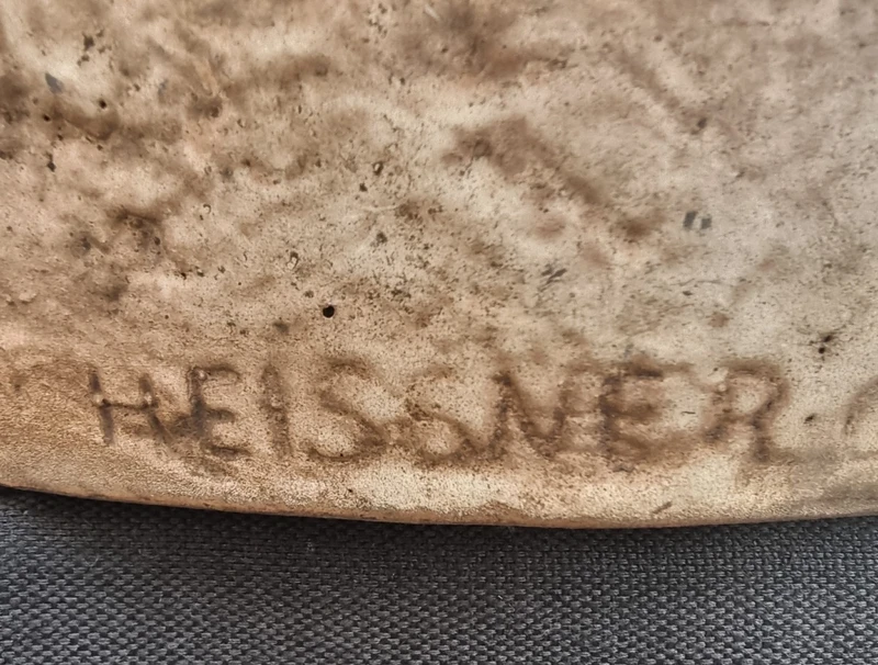 Ourson en terre cuite de 1900 signé Heissner