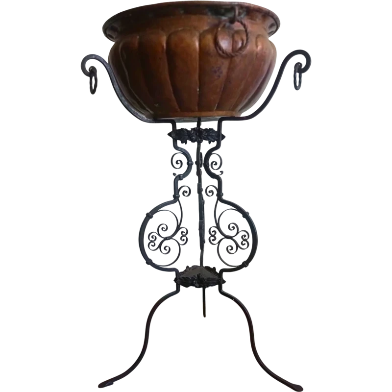 Vaso in rame sbalzato 1910 Firenze
