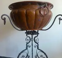 Vaso in rame sbalzato 1910 Firenze