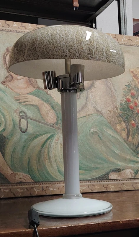 rara e grande  lampada da tavolo   in vetro di  Murano , fine anni 70 , design stile mazzega/Na