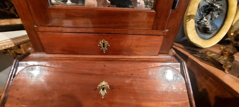 Small walnut trumoe 18th century L.72 CM