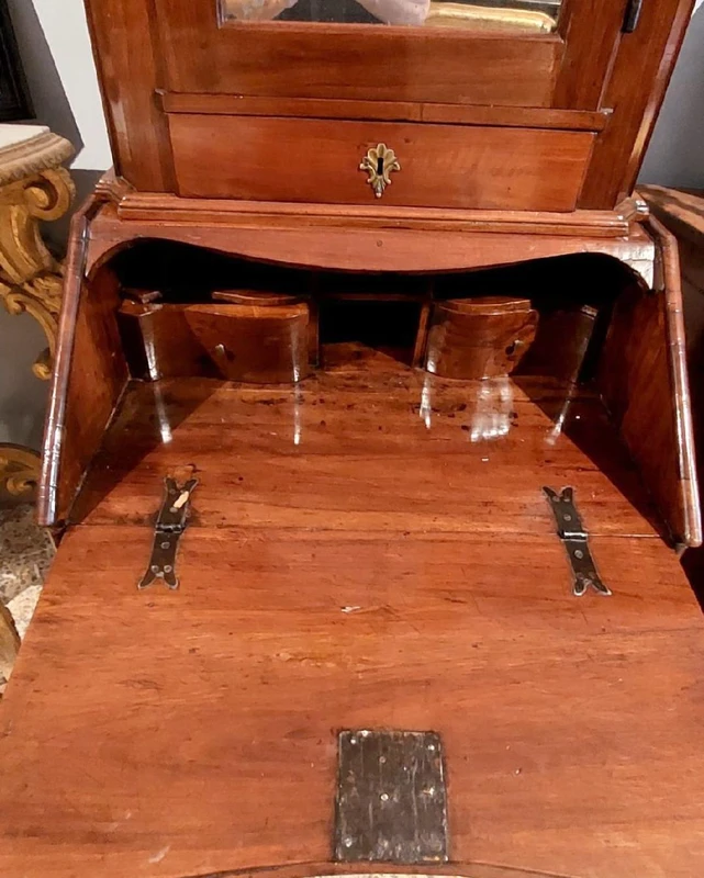 Small walnut trumoe 18th century L.72 CM